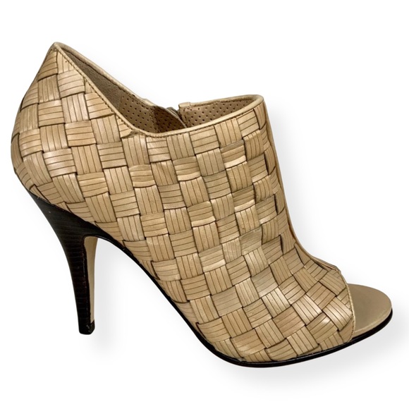 Cole Haan Nike Air  “Cassandra” Tan Woven Leather Peep Toe Zip Up Heel  7B NEW - Picture 1 of 9